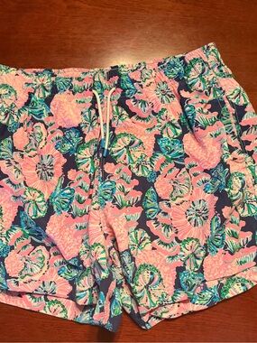 Lilly Pulitzer Men’s Capri Swim Trunk Shorts Size Medium Navy Pink Green